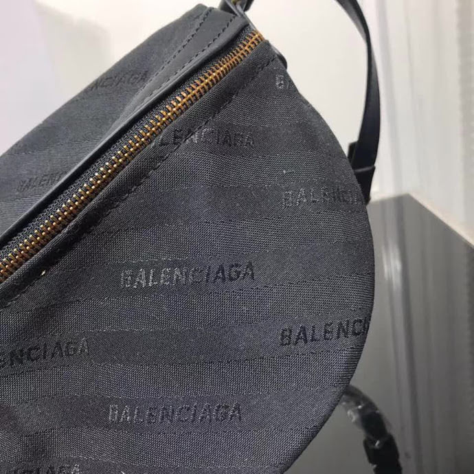 BALENCIAG巴黎世家 火爆 帆布拼牛皮 可做胸包 斜挎 單肩包 91869  BL1609